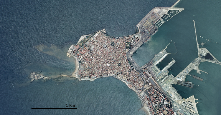 Fotografía aérea en color de Cádiz, 2007.